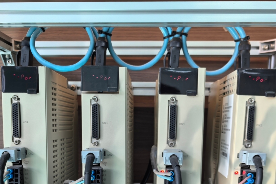 Servo driver network cable